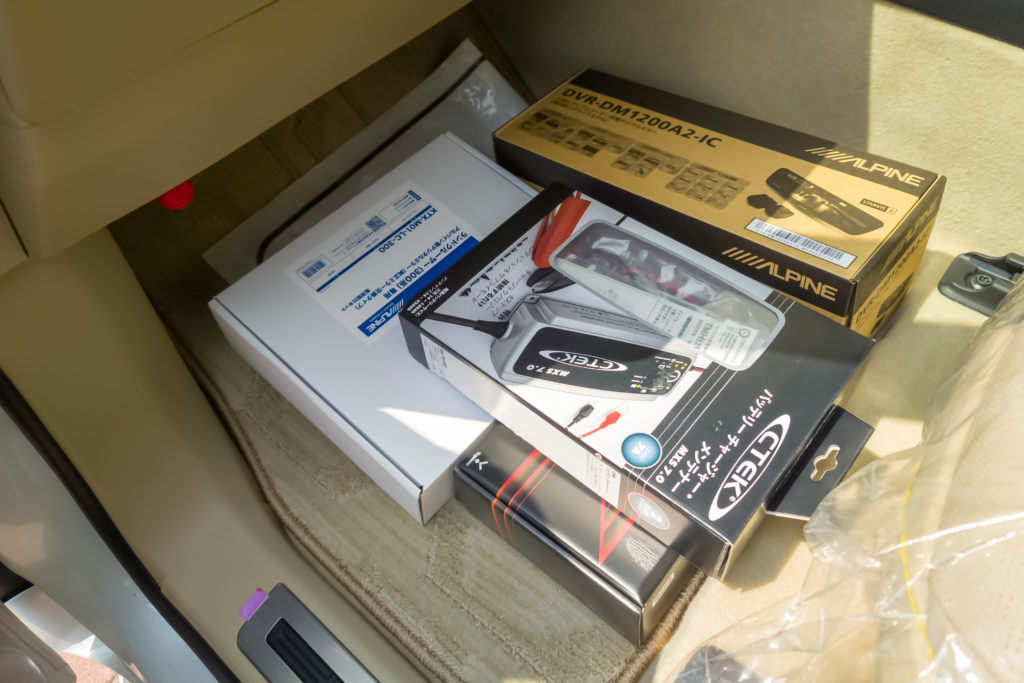 TOYOTA ランドクルーザー300 LandCruiser セキュリティ AUTHOR ALARM KEYLESSBLOCK ヘアラインスキャナー デジタルインナーミラー CTEK bond浦和